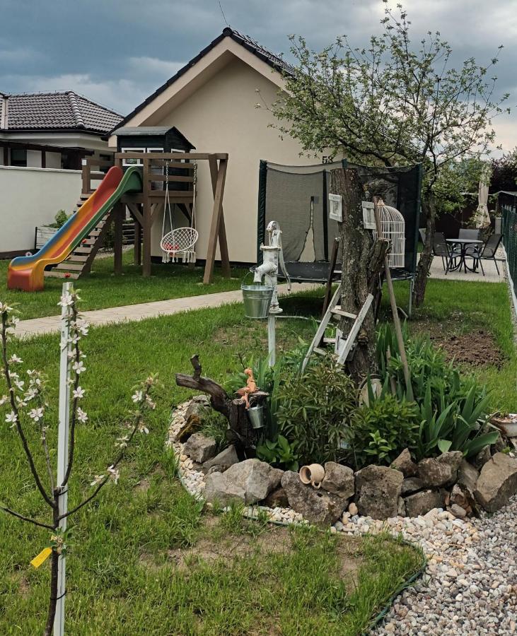Domcek V Zahrade Villa Liptovský Mikuláš Exterior foto
